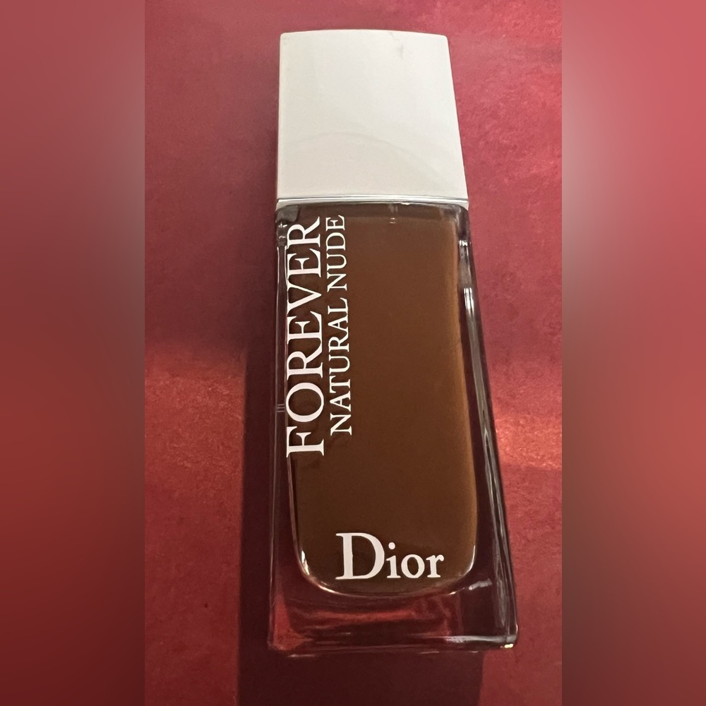 Dior 24H Wear Foundation in Deep Brown
